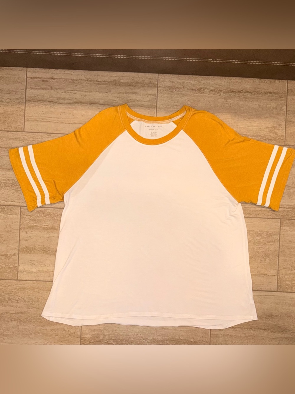 NWOT American Eagle Soft & Sexy
Mustard Yellow Ladies Top/ T-Shirt Size XL